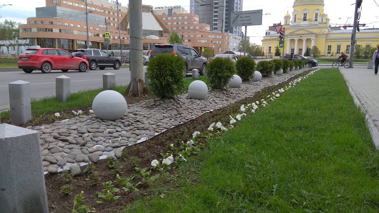 полусфера бетонная желтая или красная 500*300